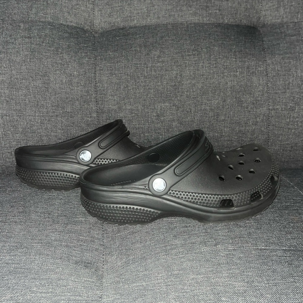 black crocs